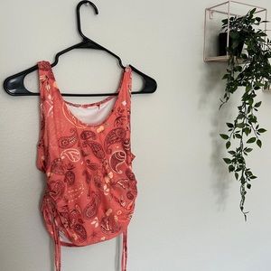 Y2k cami top🌸
Ties on the sides 
Size m from Guess